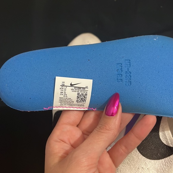 Nike sneakers - Picture 11 of 11